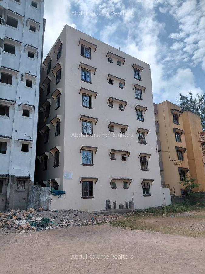 10 Bed House with En Suite at Bamburi - 6