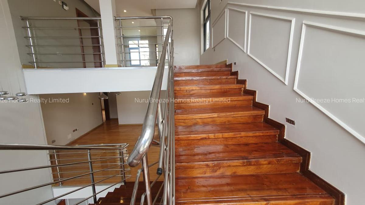 5 Bed Townhouse with En Suite in Lavington - 6