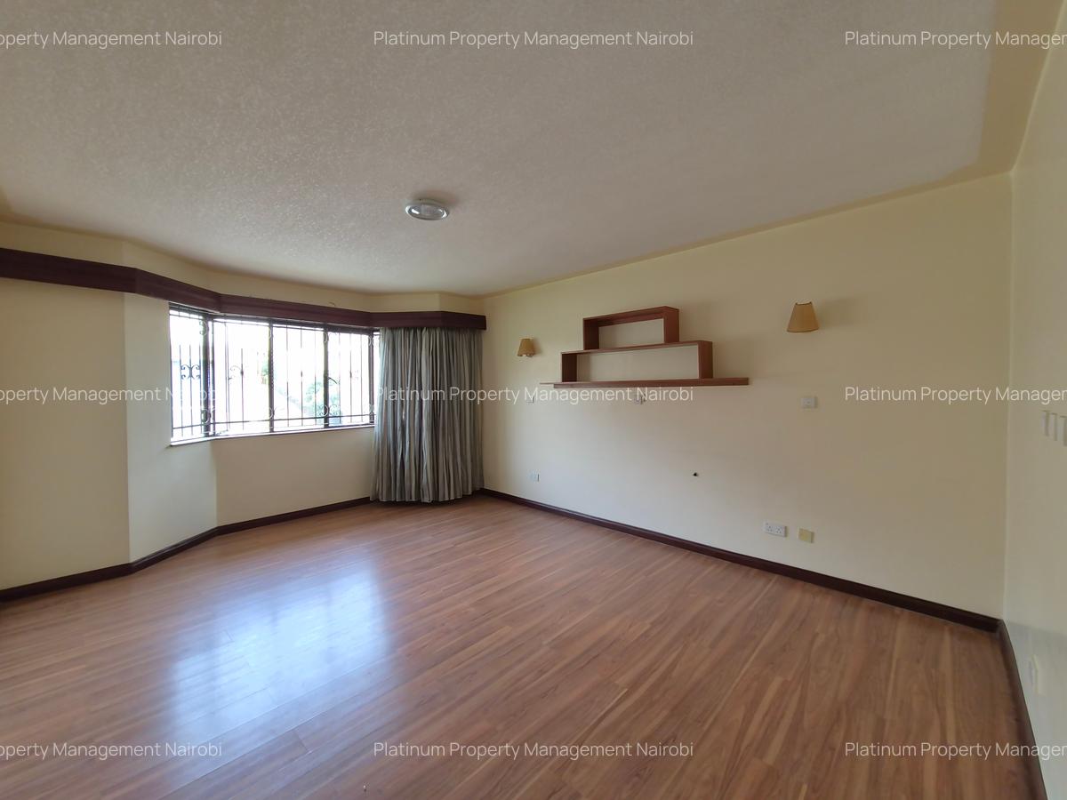 4 Bed House with En Suite at Grevillea Grove - 15