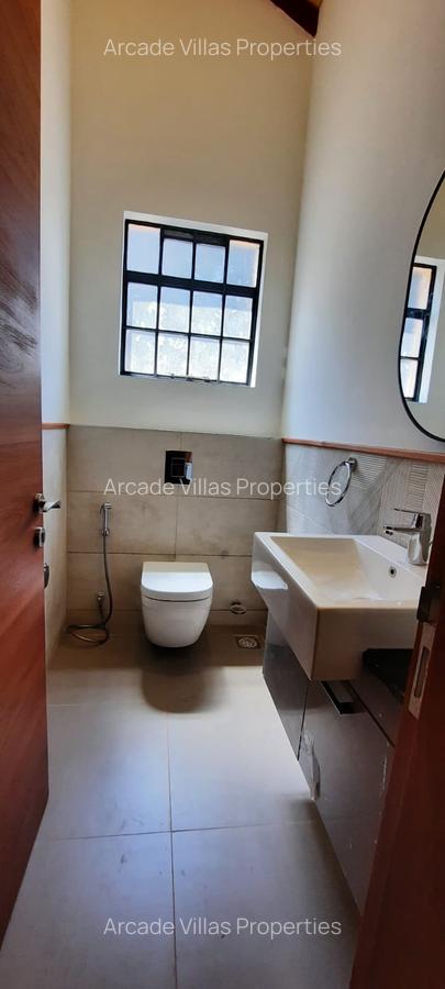 5 Bed Townhouse with En Suite in Lavington - 9