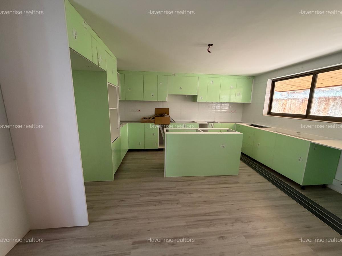 4 Bed House at Rosslyn - 6