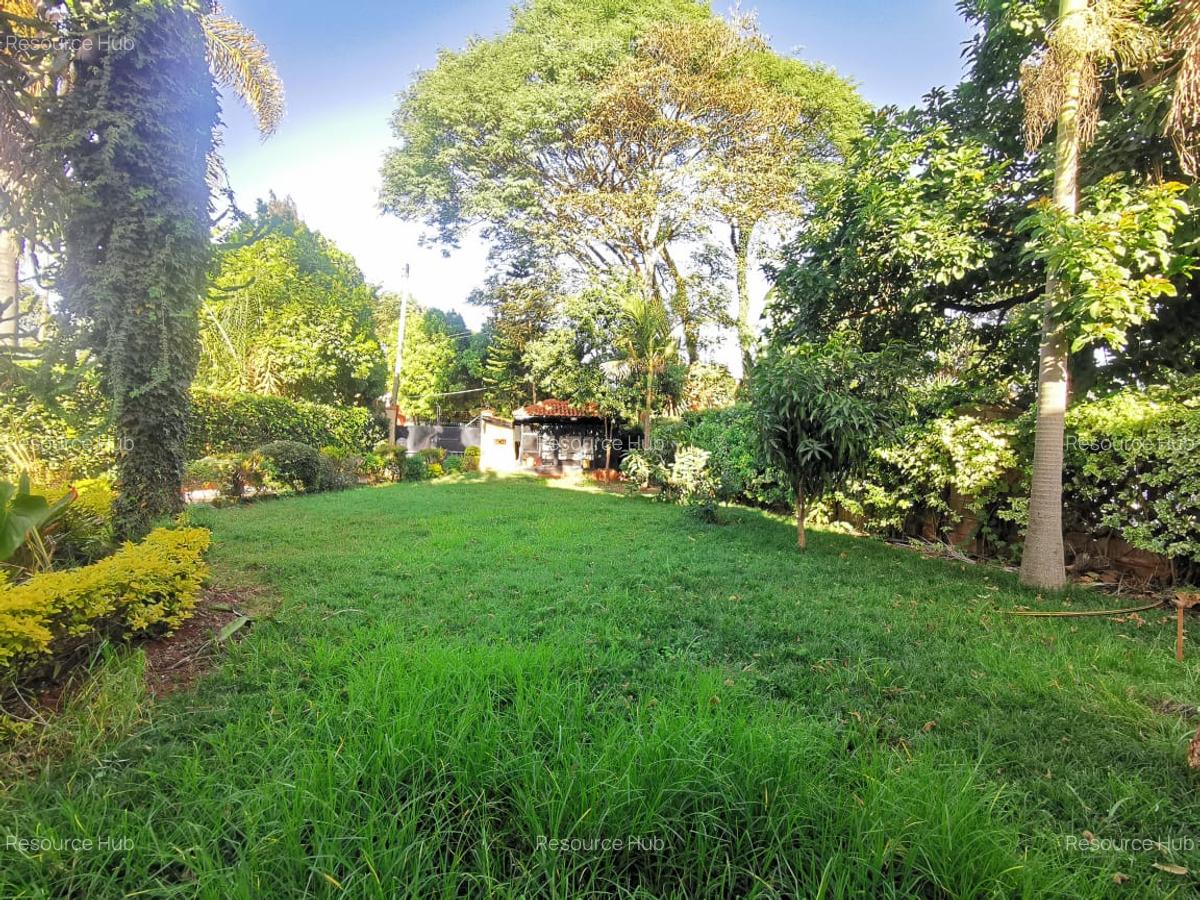 4 Bed House with En Suite at Mountain View - 1