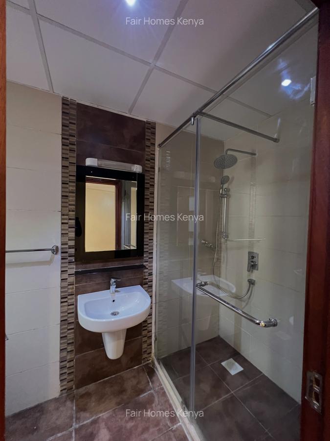 5 Bed Townhouse with En Suite at Convent Drive - 8