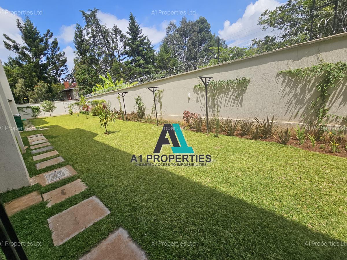 6 Bed Townhouse with En Suite in Lavington - 3