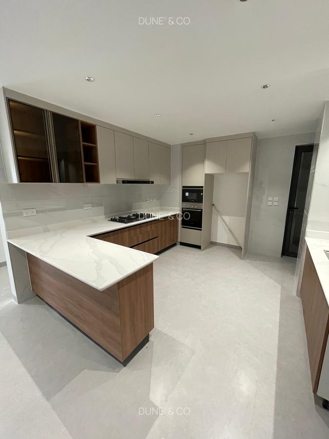 3 Bed Apartment with En Suite in Westlands Area - 8