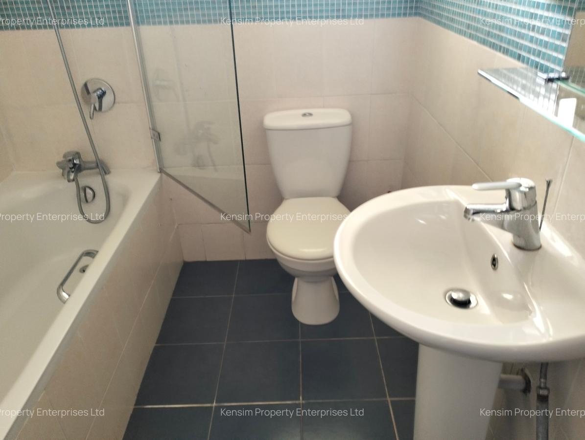 5 Bed Townhouse with En Suite in Kitisuru - 15
