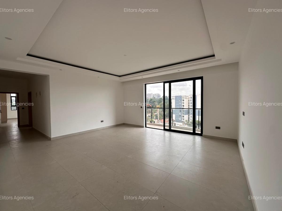 3 Bed Apartment with En Suite at Brookside Drive - 2