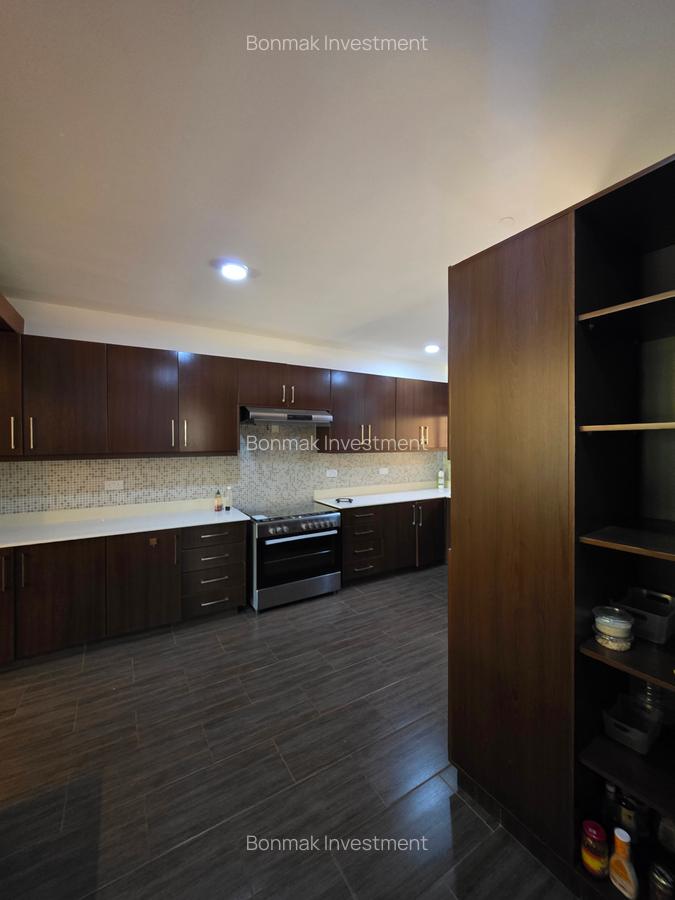 4 Bed Townhouse with En Suite at Runda - 9