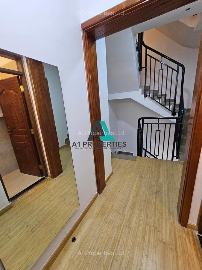 5 Bed Townhouse with En Suite in Lavington - 4