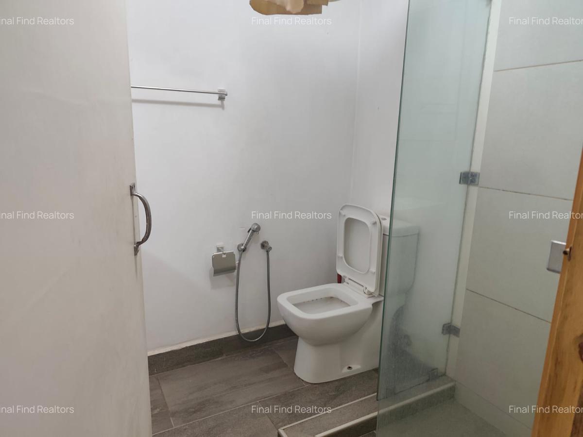 7 Bed House with En Suite in Runda - 20