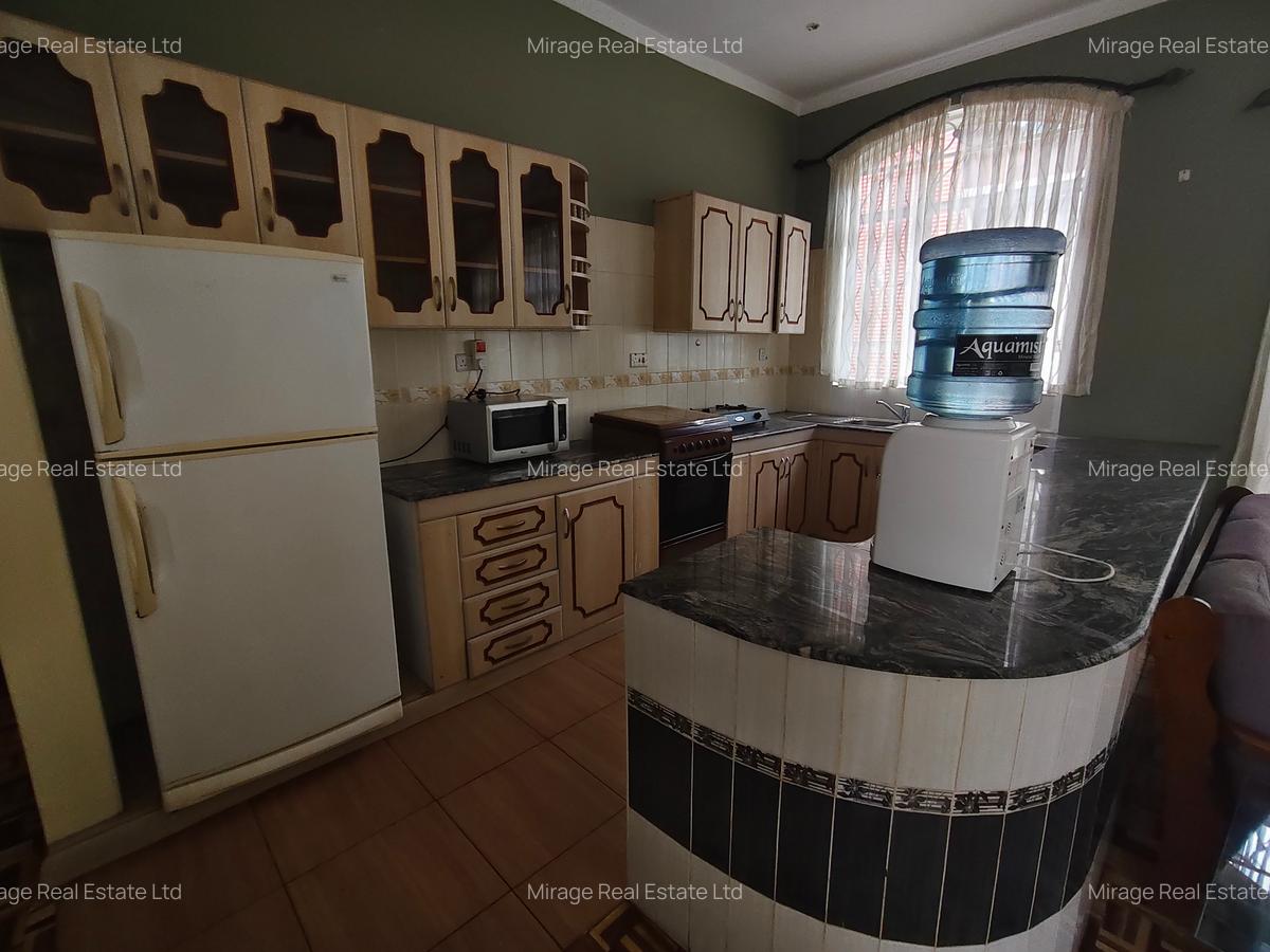 2 Bed House with Garden in Lavington - 16