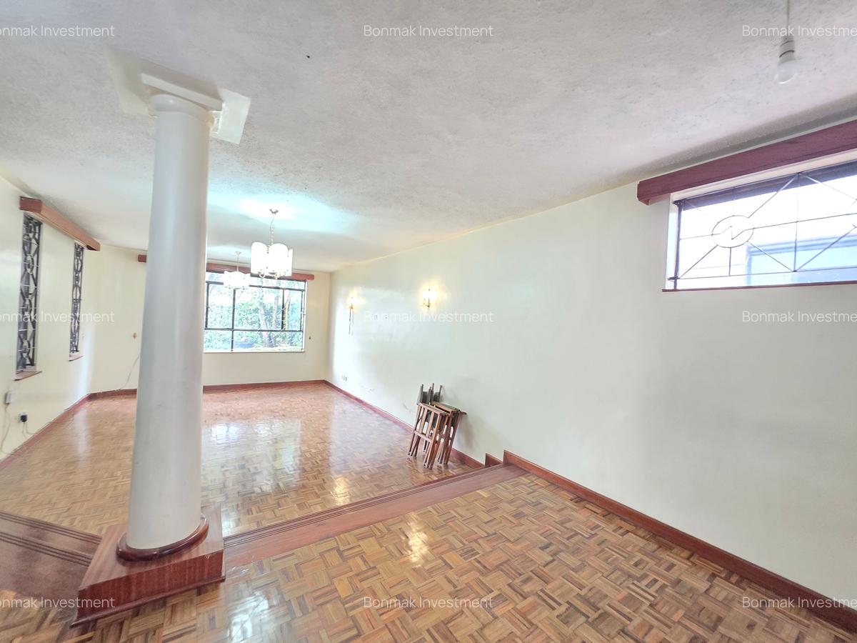 4 Bed Townhouse with En Suite at Valley Arcade - 9
