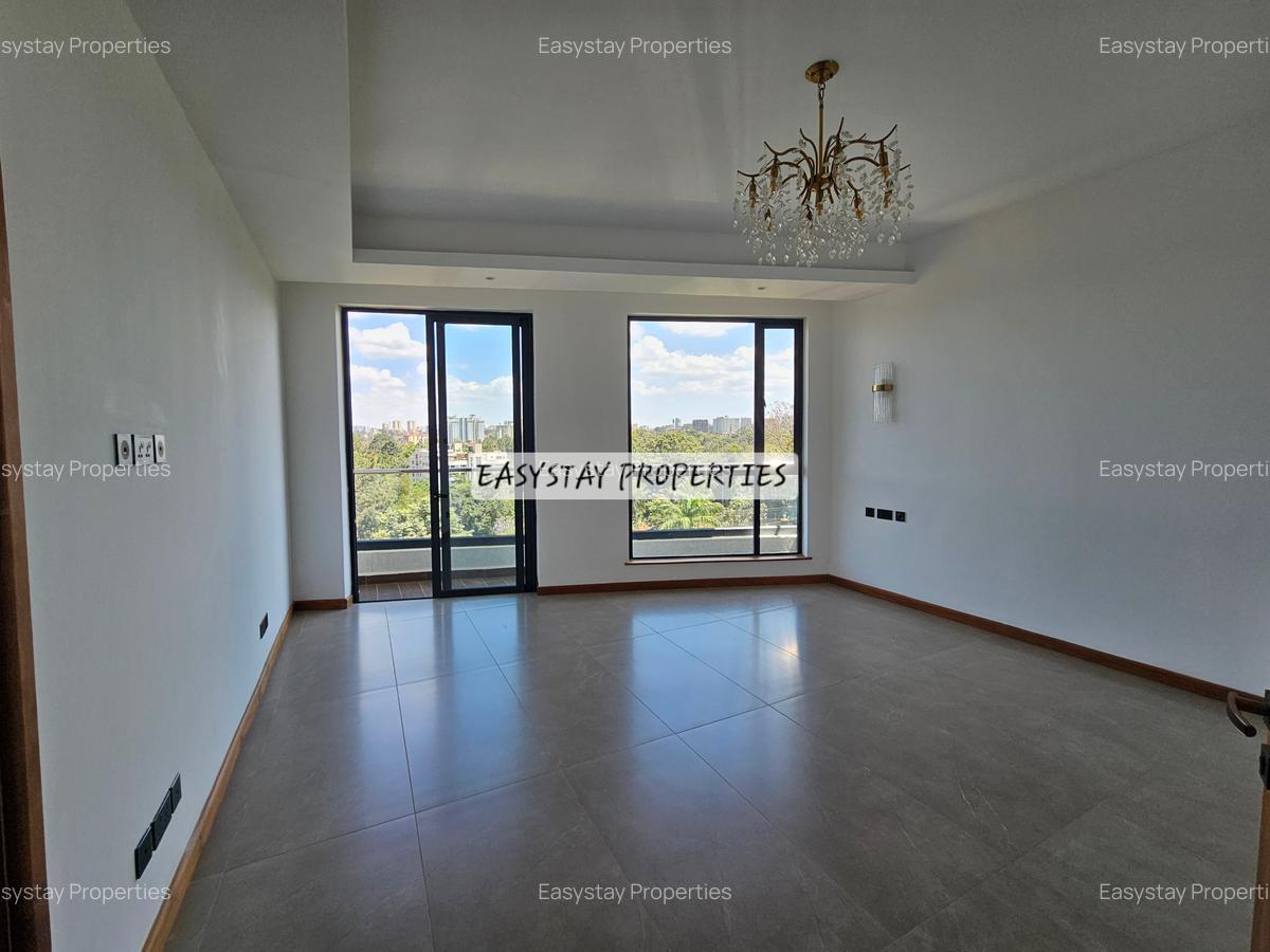 4 Bed Apartment with En Suite in Riverside - 4