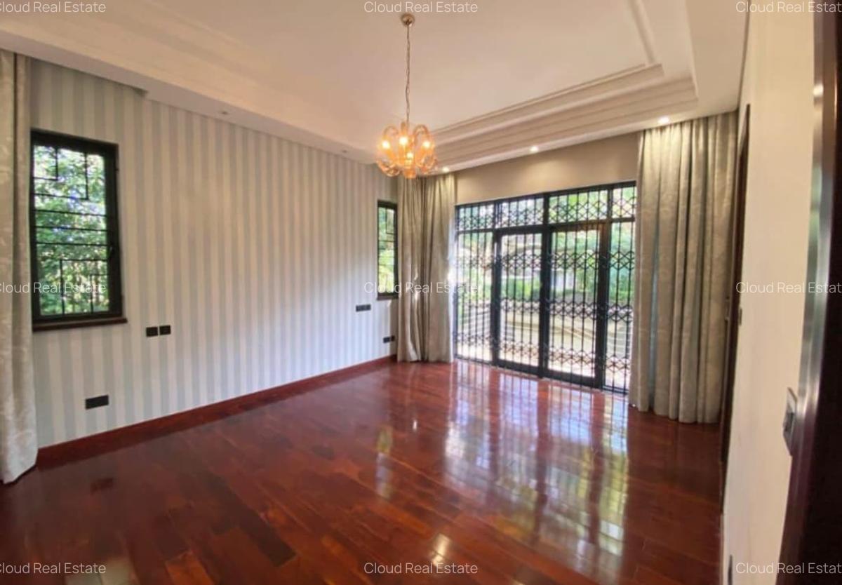 5 Bed House with En Suite in Runda - 7