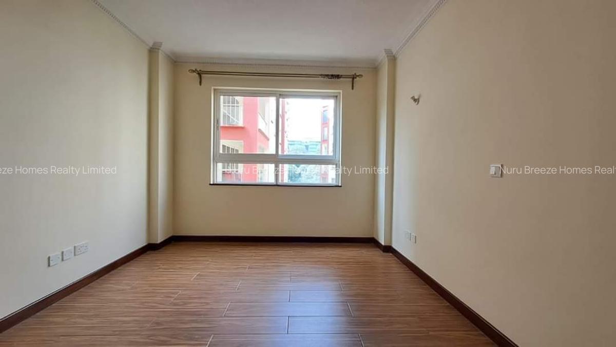 3 Bed Apartment with En Suite in Brookside - 15