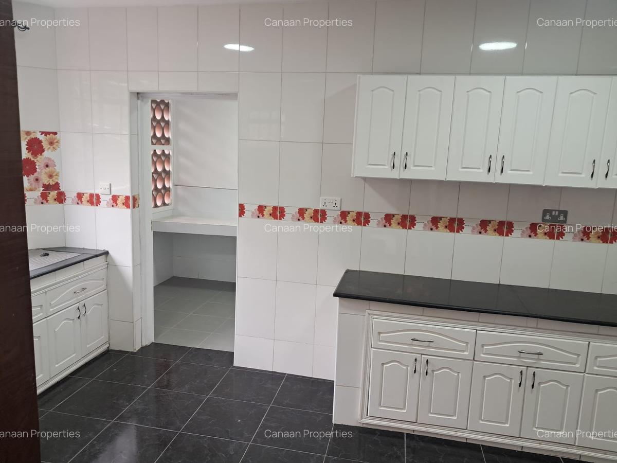 3 Bed Apartment with Swimming Pool in Kilimani - 6