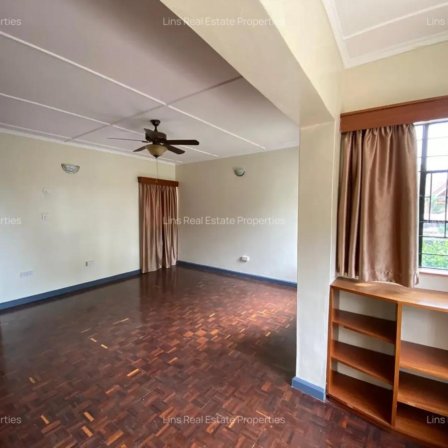 5 Bed House with En Suite in Runda - 16