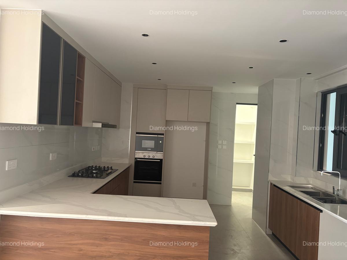 3 Bed Apartment with En Suite in Spring Valley - 14