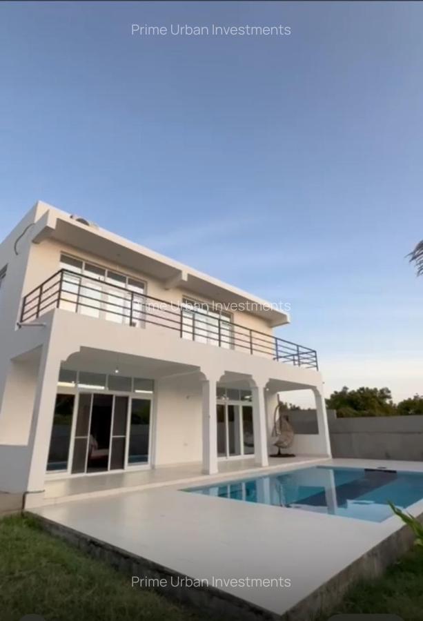 3 Bed House with En Suite in Malindi - 1