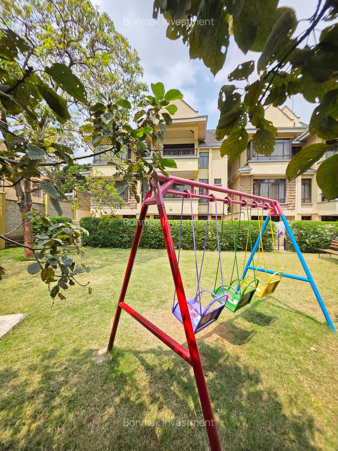 5 Bed Townhouse with En Suite at Lavington Green - 1