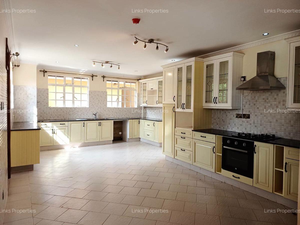 4 Bed Townhouse with En Suite at Karen - 5
