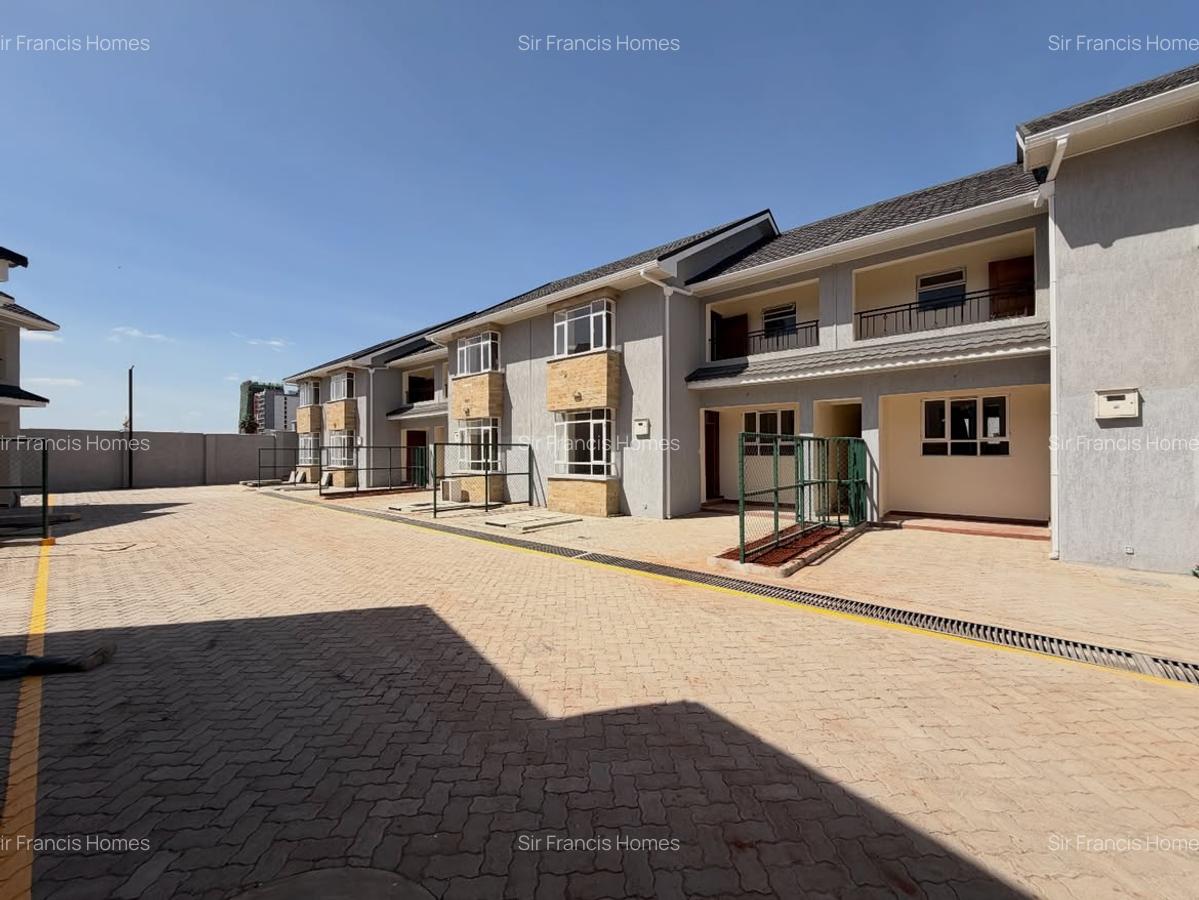 4 Bed Townhouse with En Suite at South C - 1