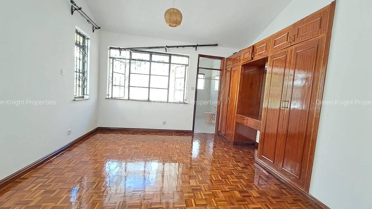 4 Bed Townhouse with En Suite in Spring Valley - 8