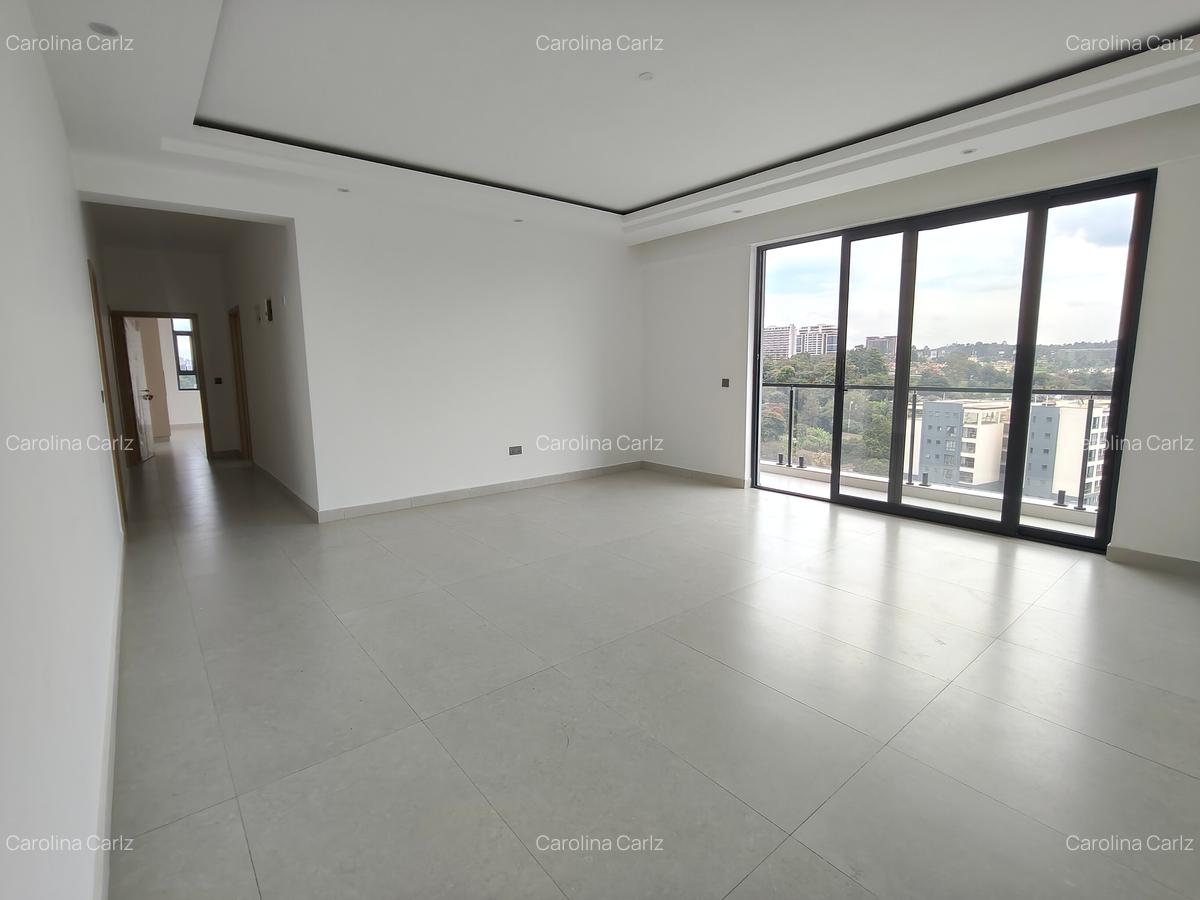 3 Bed Apartment with En Suite in Brookside - 12