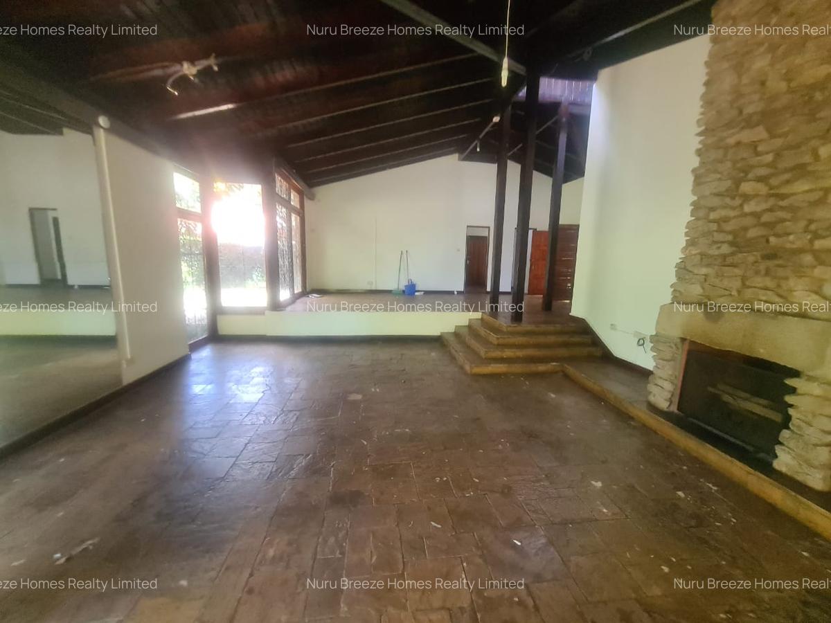 4 Bed House with En Suite in Lake View - 17