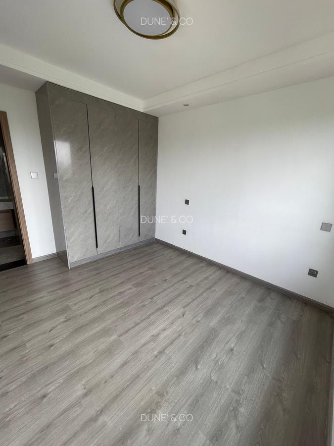 3 Bed Apartment with En Suite in Riverside - 15