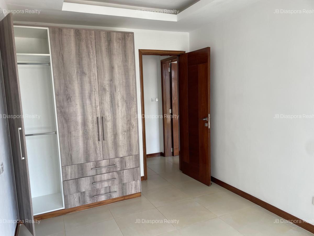 2 Bed Apartment with En Suite at Lantana Road - 8