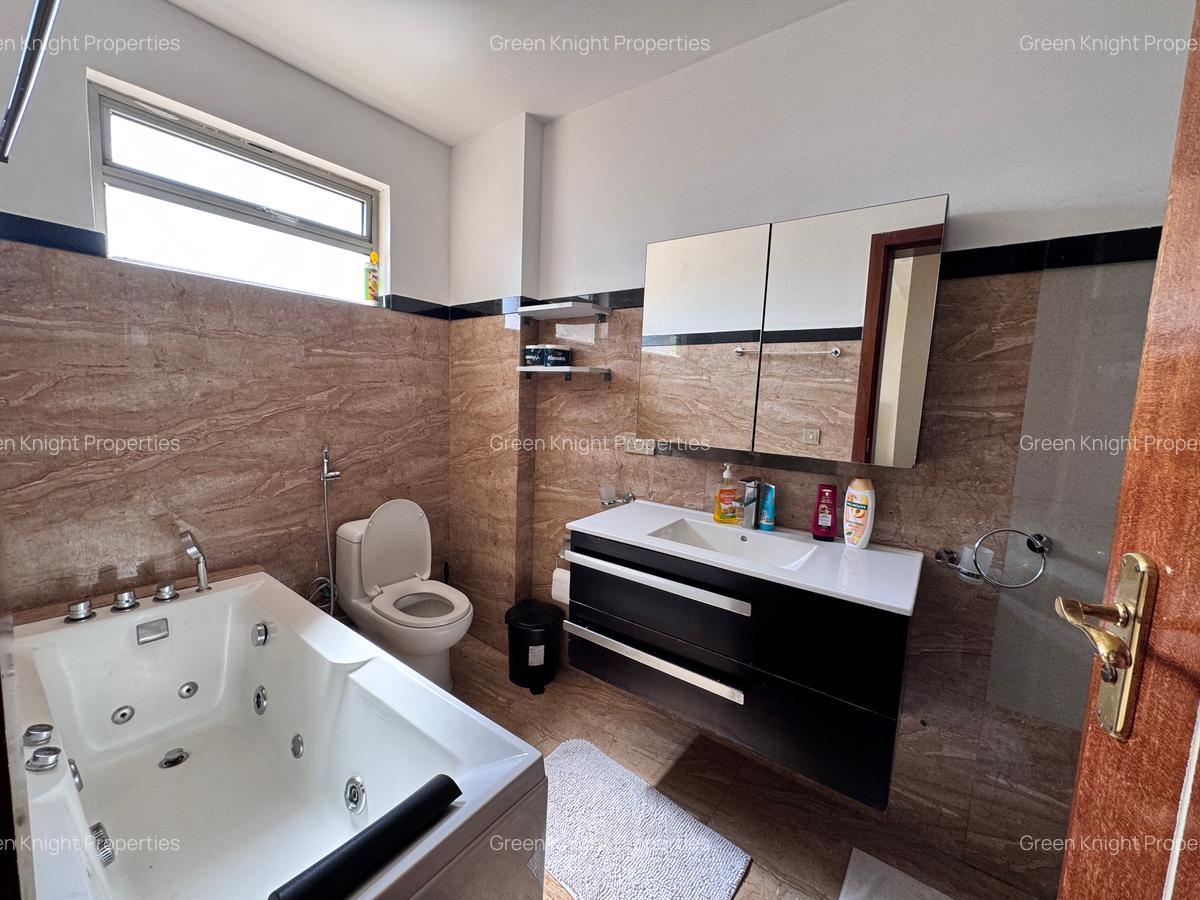 Serviced 3 Bed Apartment with En Suite in Kileleshwa - 4