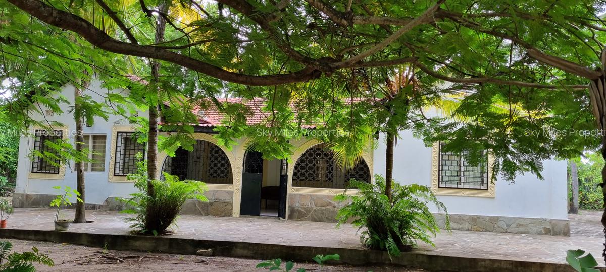 3 Bed House with En Suite at Kanamai - 5