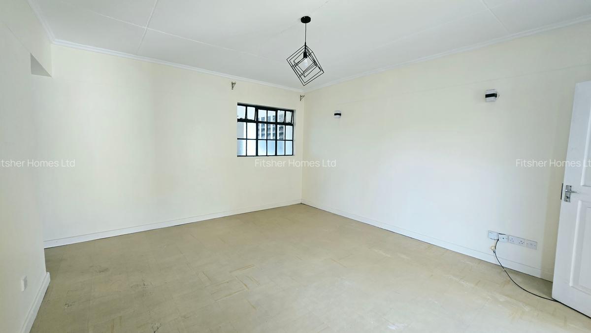 3 Bed Apartment with Borehole in Ngara - 4
