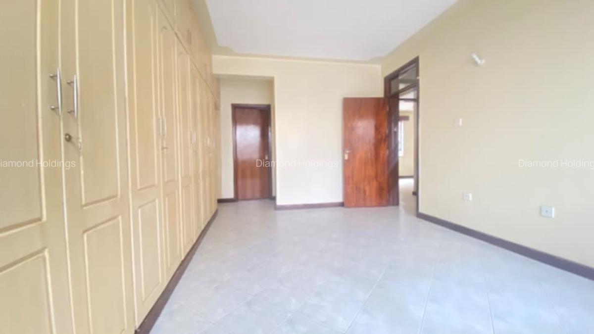 4 Bed Apartment with En Suite at Parklands - 5