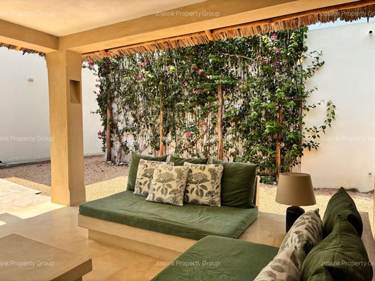 3 Bed Townhouse with En Suite at Greenwood Drive - 10