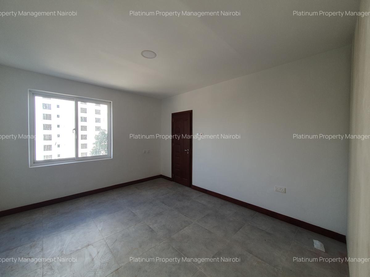 3 Bed Apartment with En Suite in Parklands - 12
