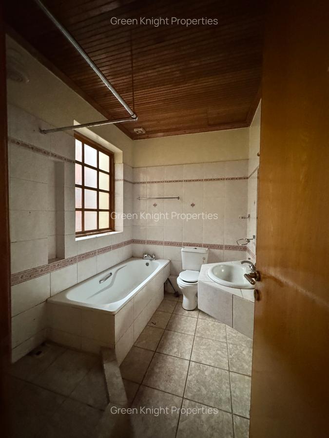 4 Bed Townhouse with En Suite in Kilimani - 17