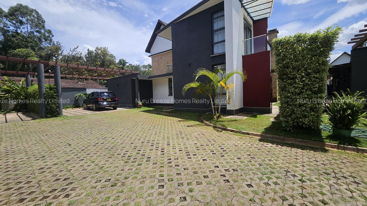 4 Bed Townhouse with En Suite in Ridgeways - 4