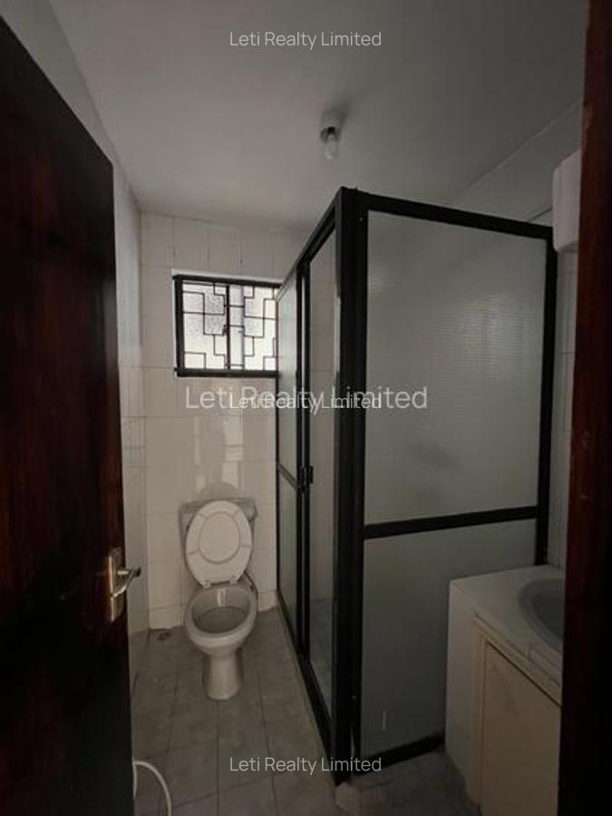 4 Bed Townhouse with En Suite in Lavington - 7
