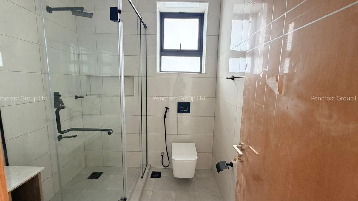 3 Bed Apartment with En Suite at Brookside - 8