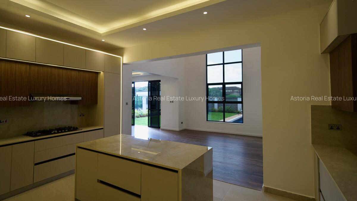 5 Bed Villa with En Suite at 2026-377 - 15