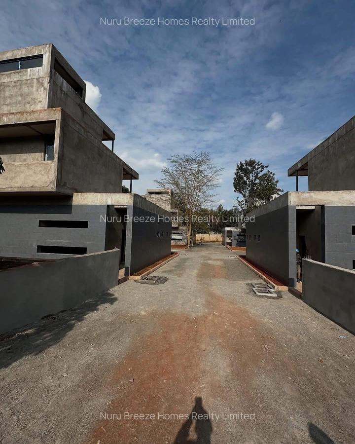 5 Bed Townhouse with En Suite in Karen - 12