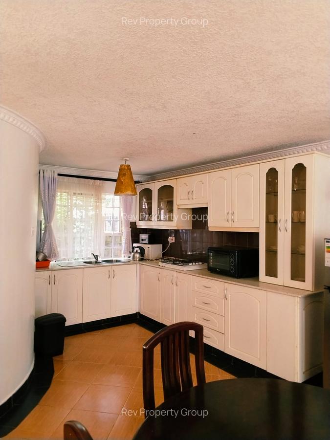 2 Bed House with En Suite in Rosslyn - 4
