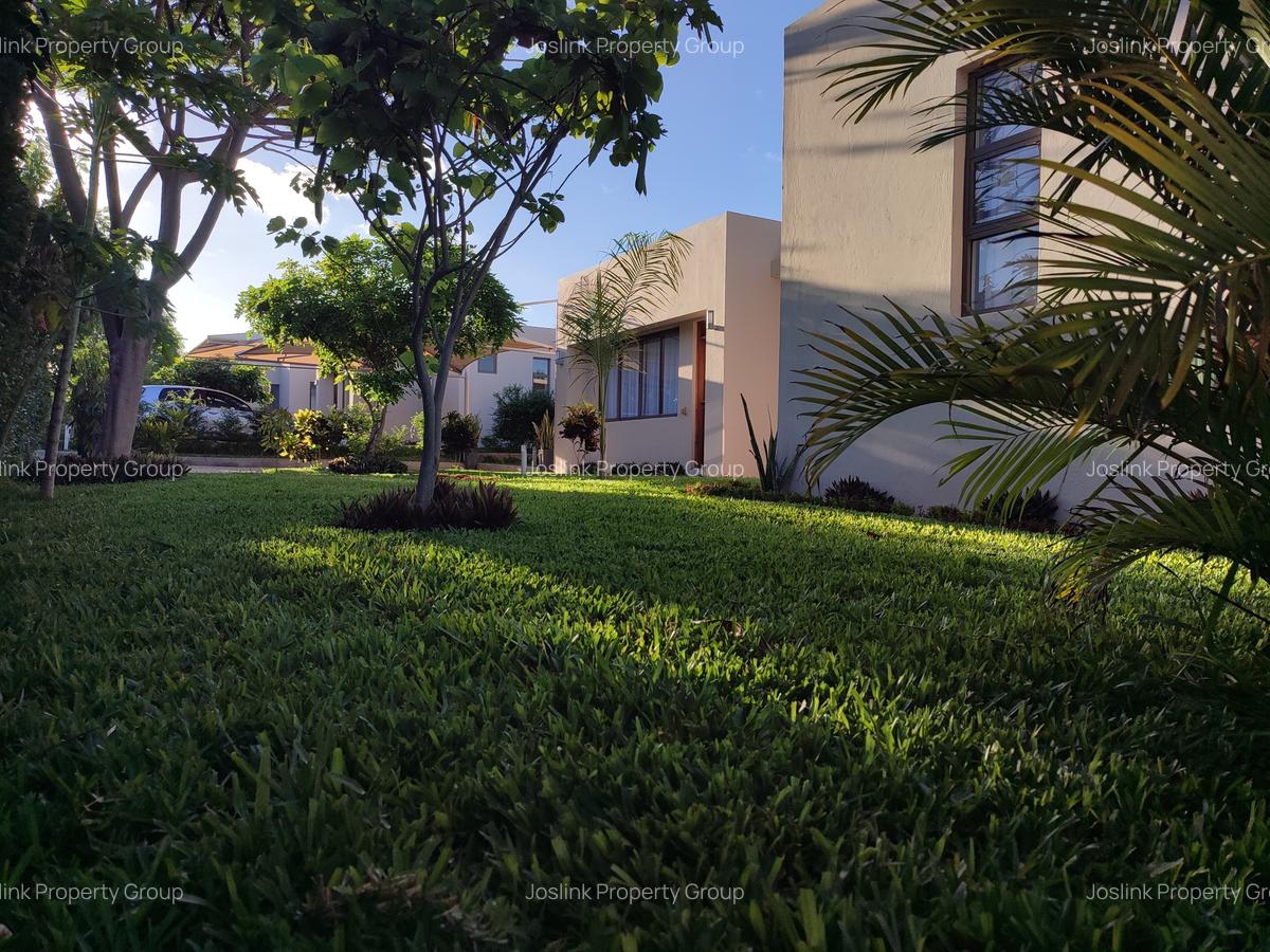 Serviced 3 Bed Apartment with En Suite in Nyali Area - 1