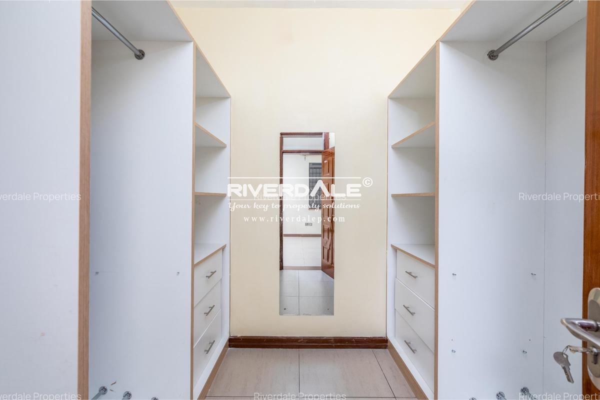 4 Bed Apartment with En Suite in Parklands - 13