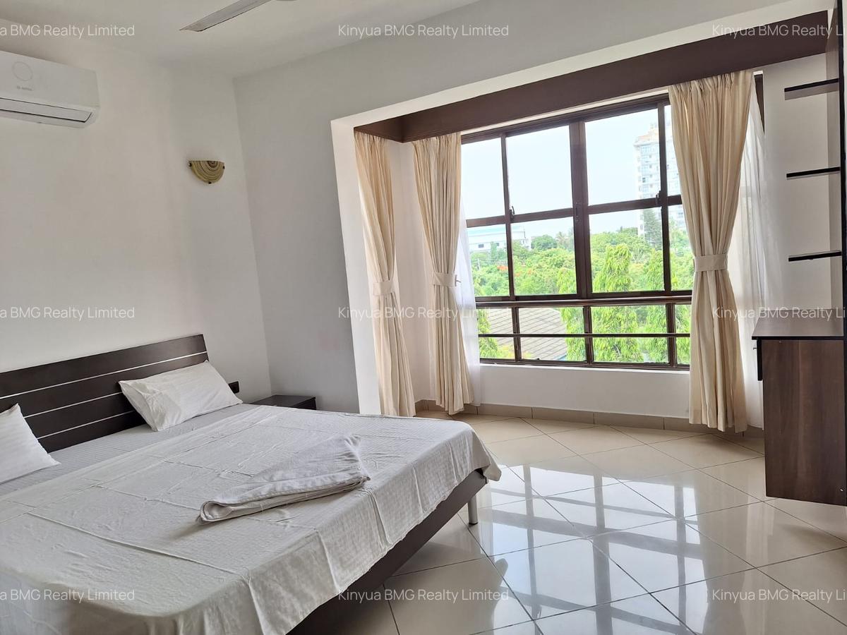 Serviced 3 Bed Apartment with En Suite at Beach Road - 3