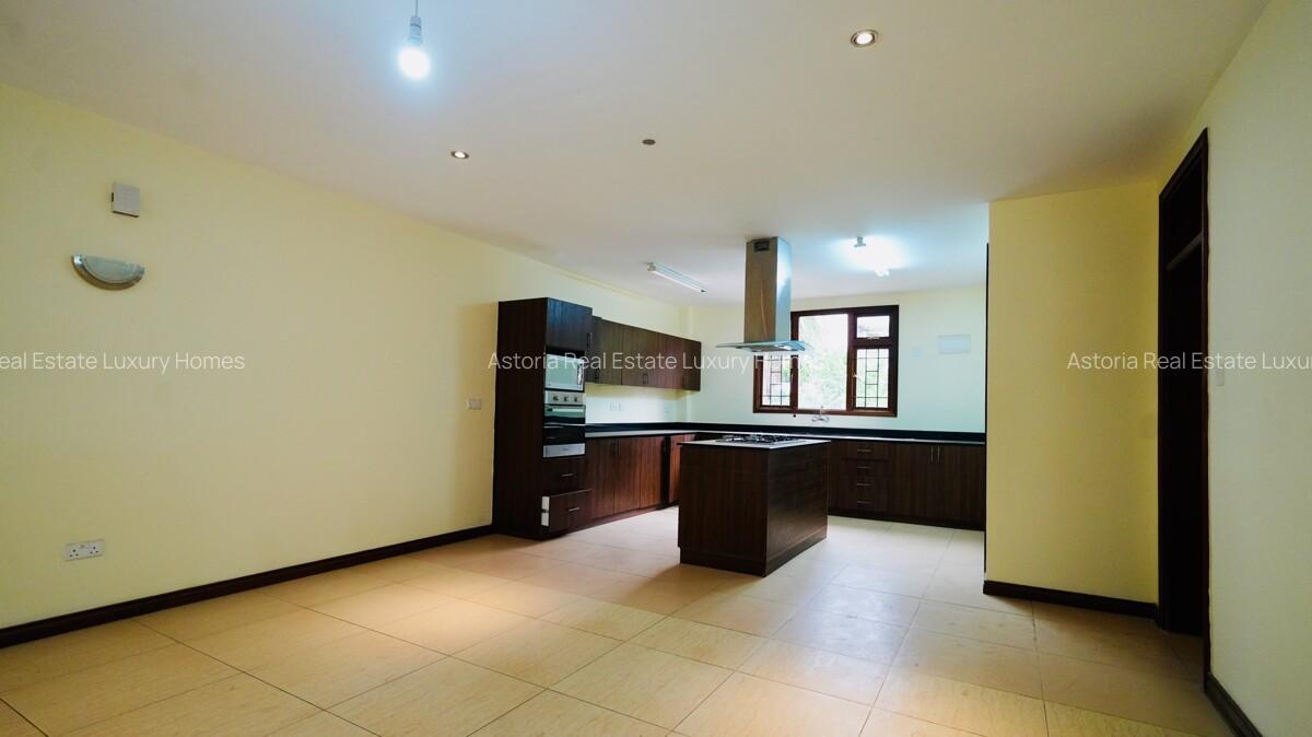 3 Bed Apartment with En Suite at 2026-536 3 Bed - 5