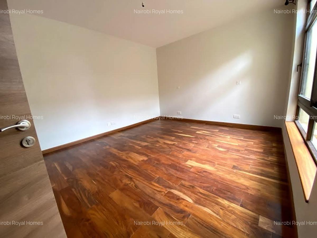 5 Bed Townhouse with En Suite at Lavington Green - 5