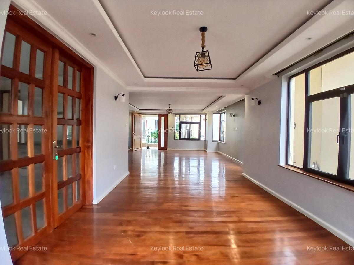 4 Bed Townhouse with En Suite at Lavington - 14